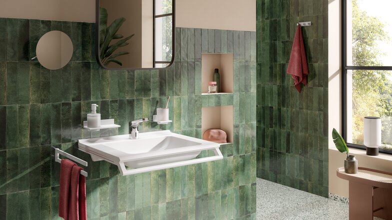 HEWI System 900Q Washplace equipped with towel rail and soap dispenser in the colour white matt