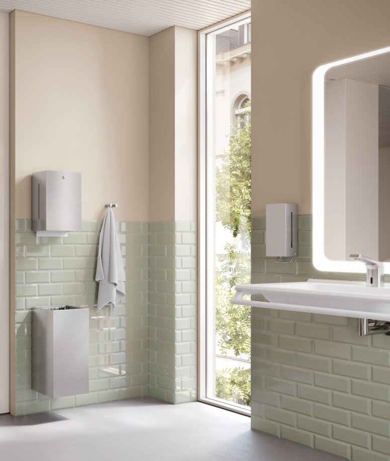 HEWI System 900 ze stali nierdzewnej Łazienka z pralką i toaletą