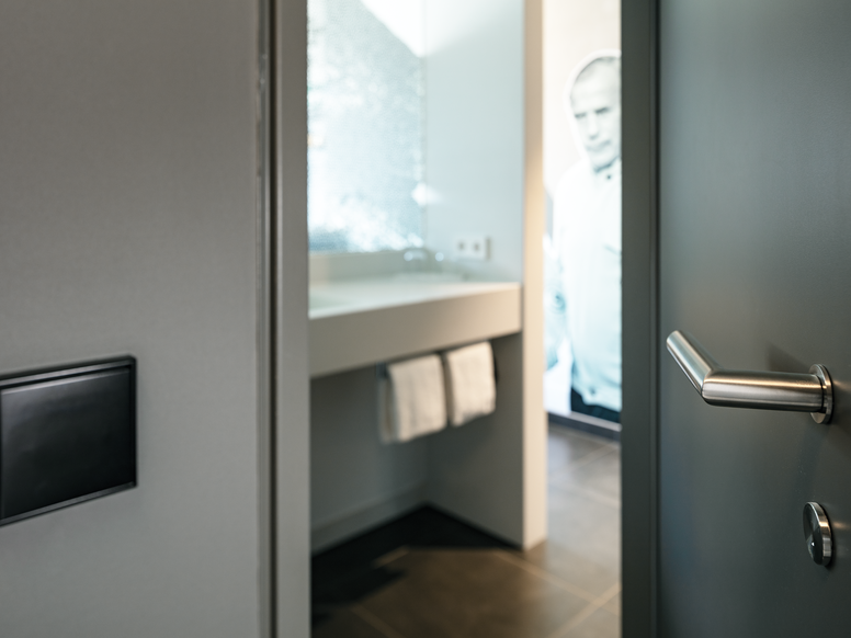 H4 Hotel in Mönchengladbach System 162 stainless steel lever handle