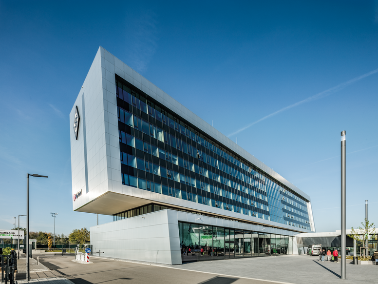 H4 Hotel in Mönchengladbach Outdoor area of an H4 hotel